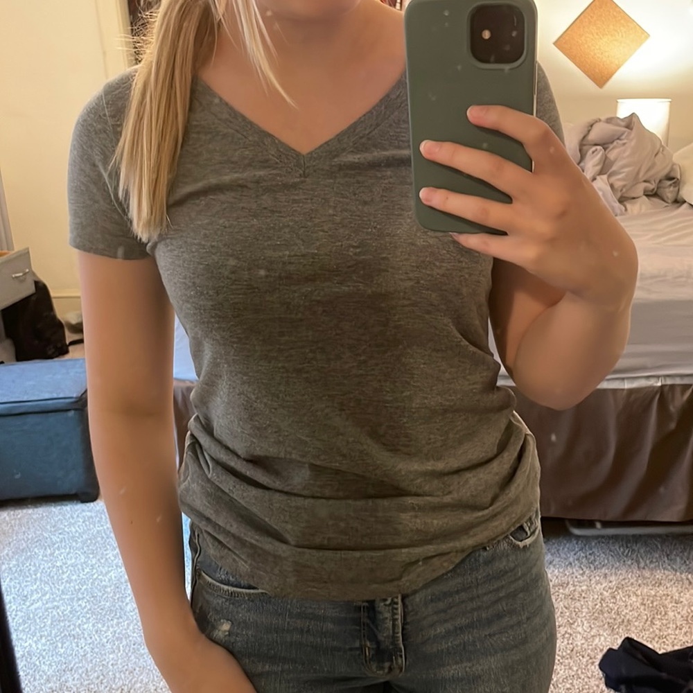Light Grey V-Neck Short Sleeve Top